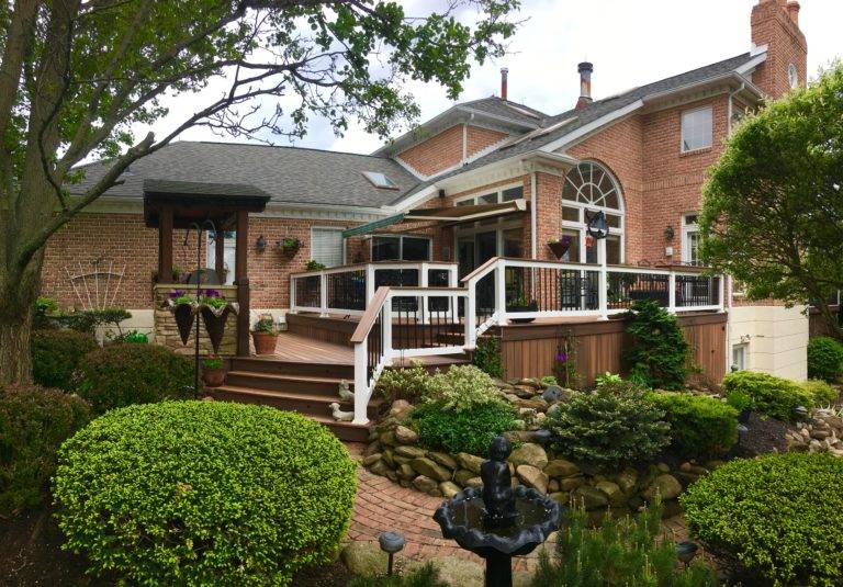 Custom deck built by DreamDecks in Northeast Ohio
