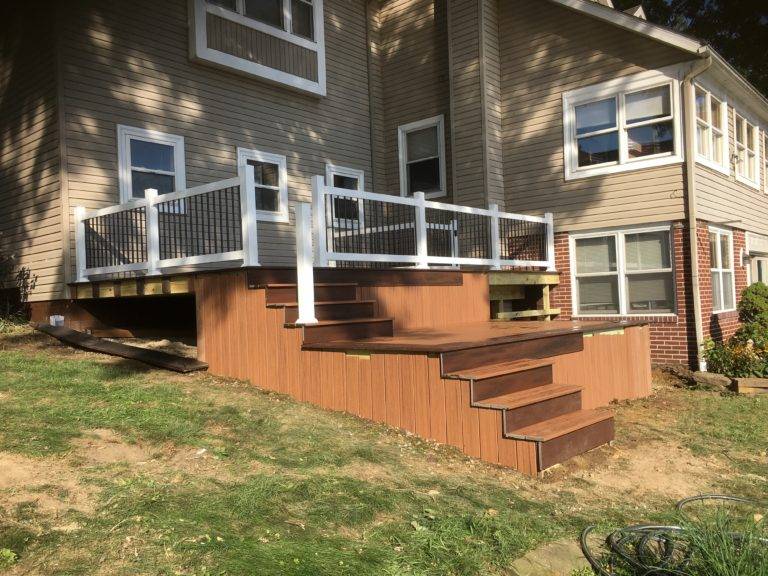 Custom deck built by DreamDecks in Northeast Ohio