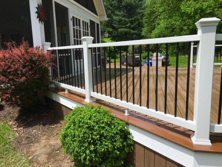 Custom deck built by DreamDecks in Northeast Ohio