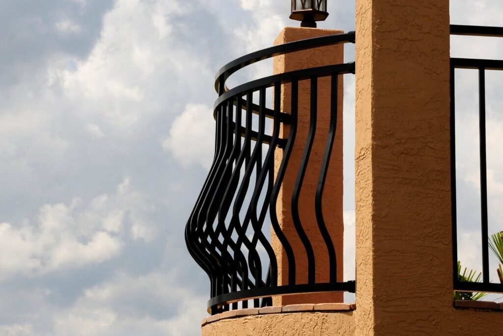 Westbury Montego aluminum railing