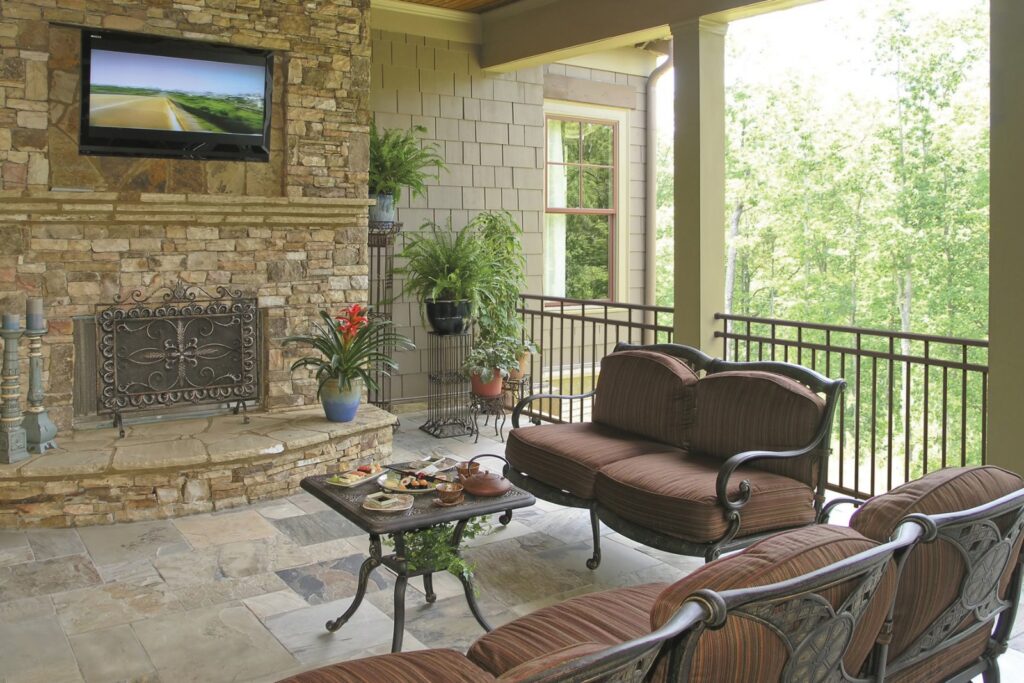 Westbury Riviera aluminum railing