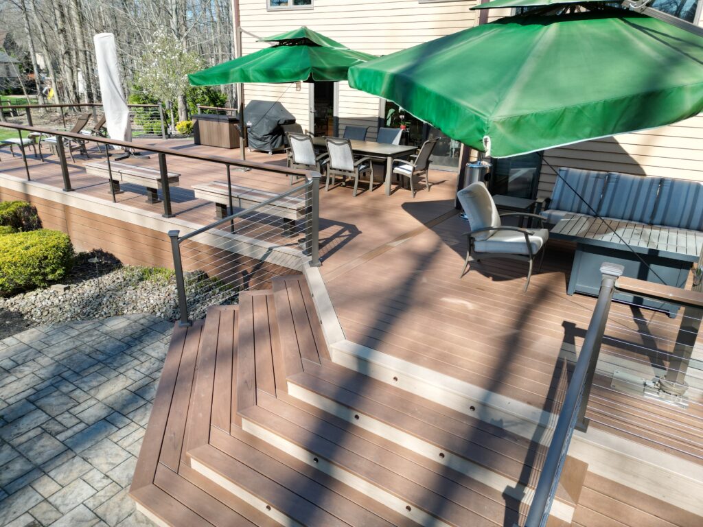 Aerial view of a Trex Lineage Biscayne deck with a Jasper picture frame border in Richfield, Ohio