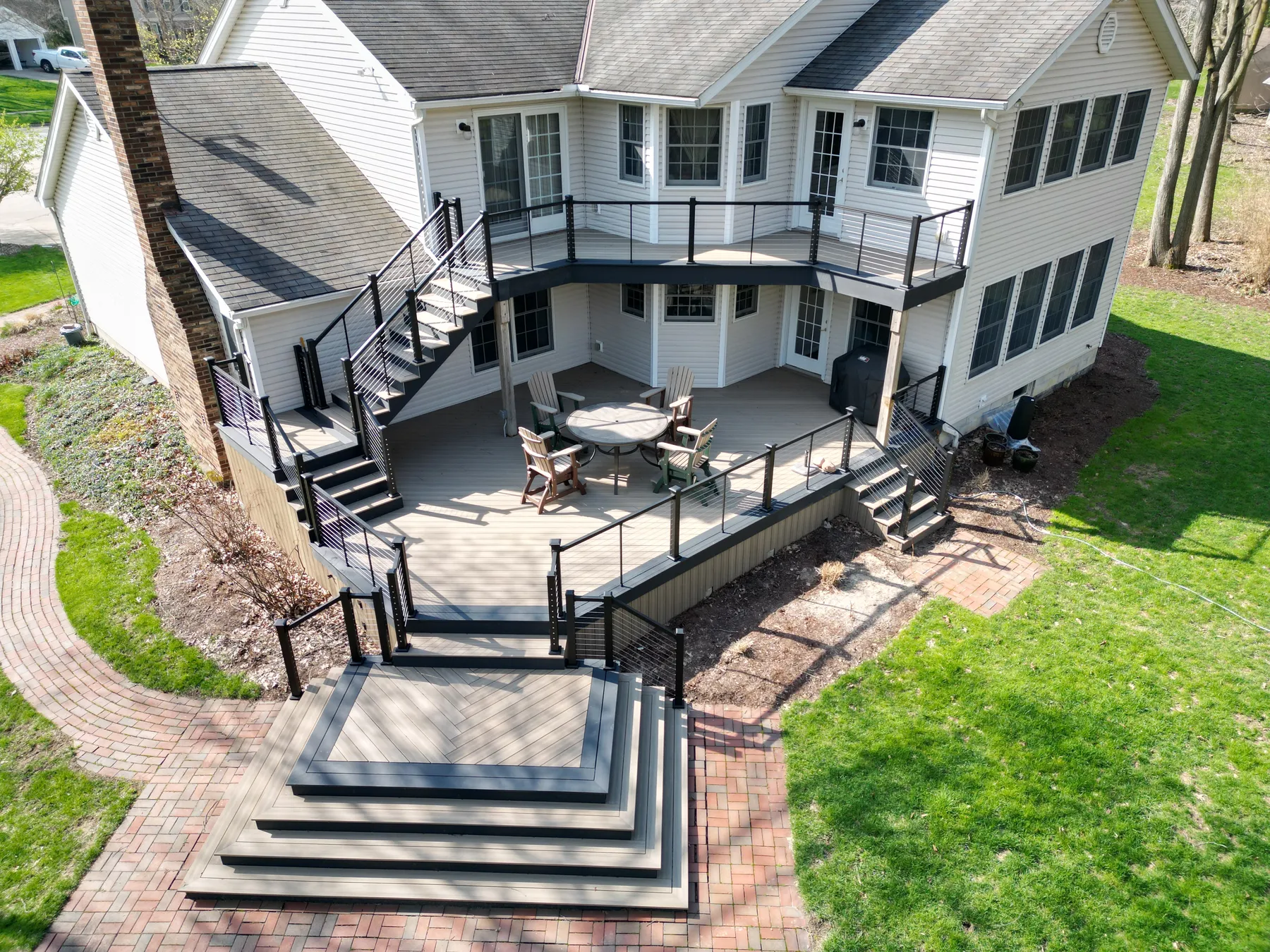 Deckorators Voyage Costa decking on a Medina two level deck